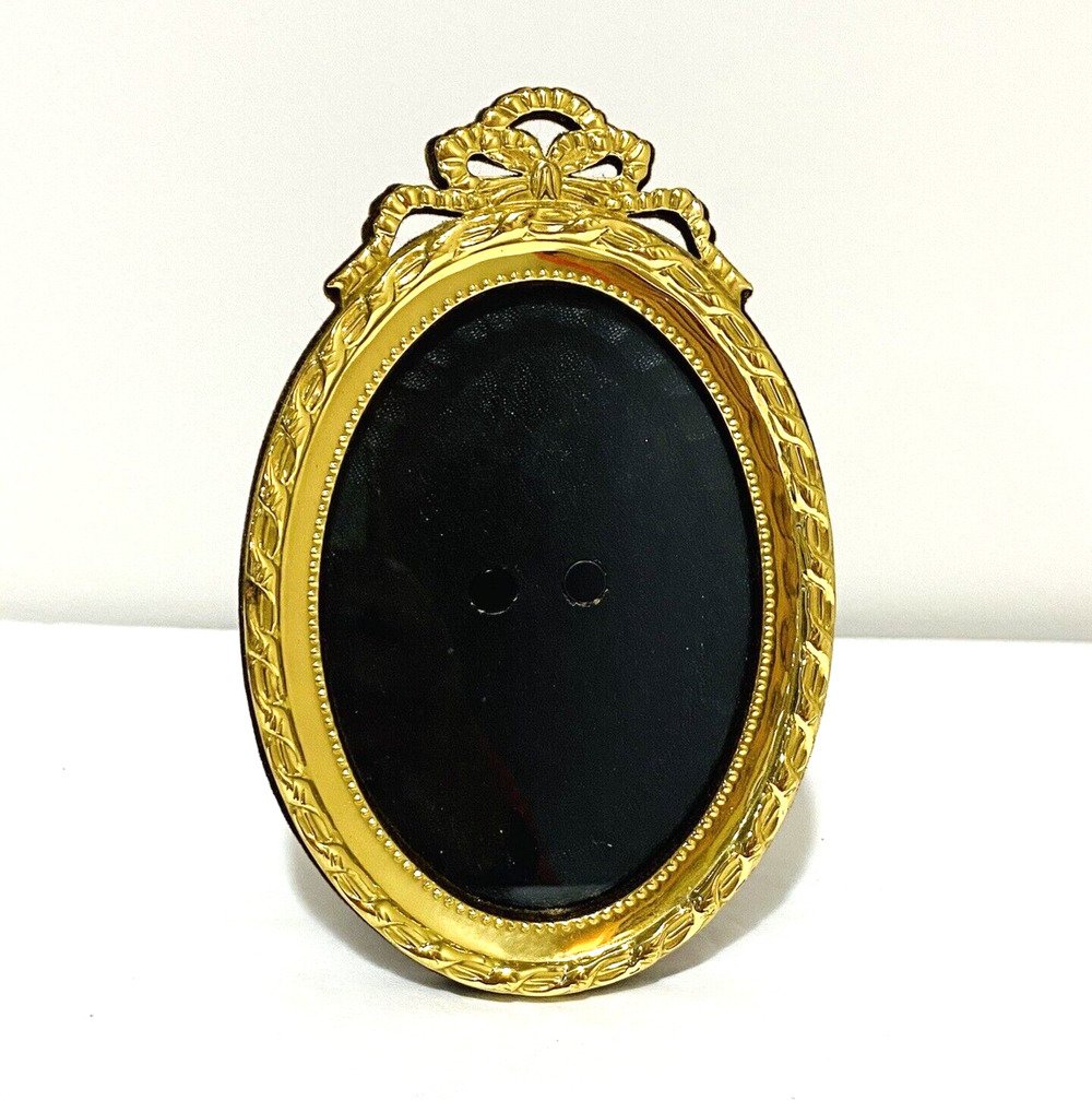 Vintage Goldtone Oval Photo Frame Ornate Metal Look Delicate Tabletop 3.5" x 5"